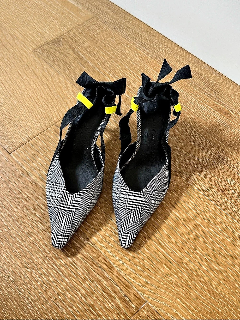 ZARA Houndstooth Bow Heels in Black & White Like New